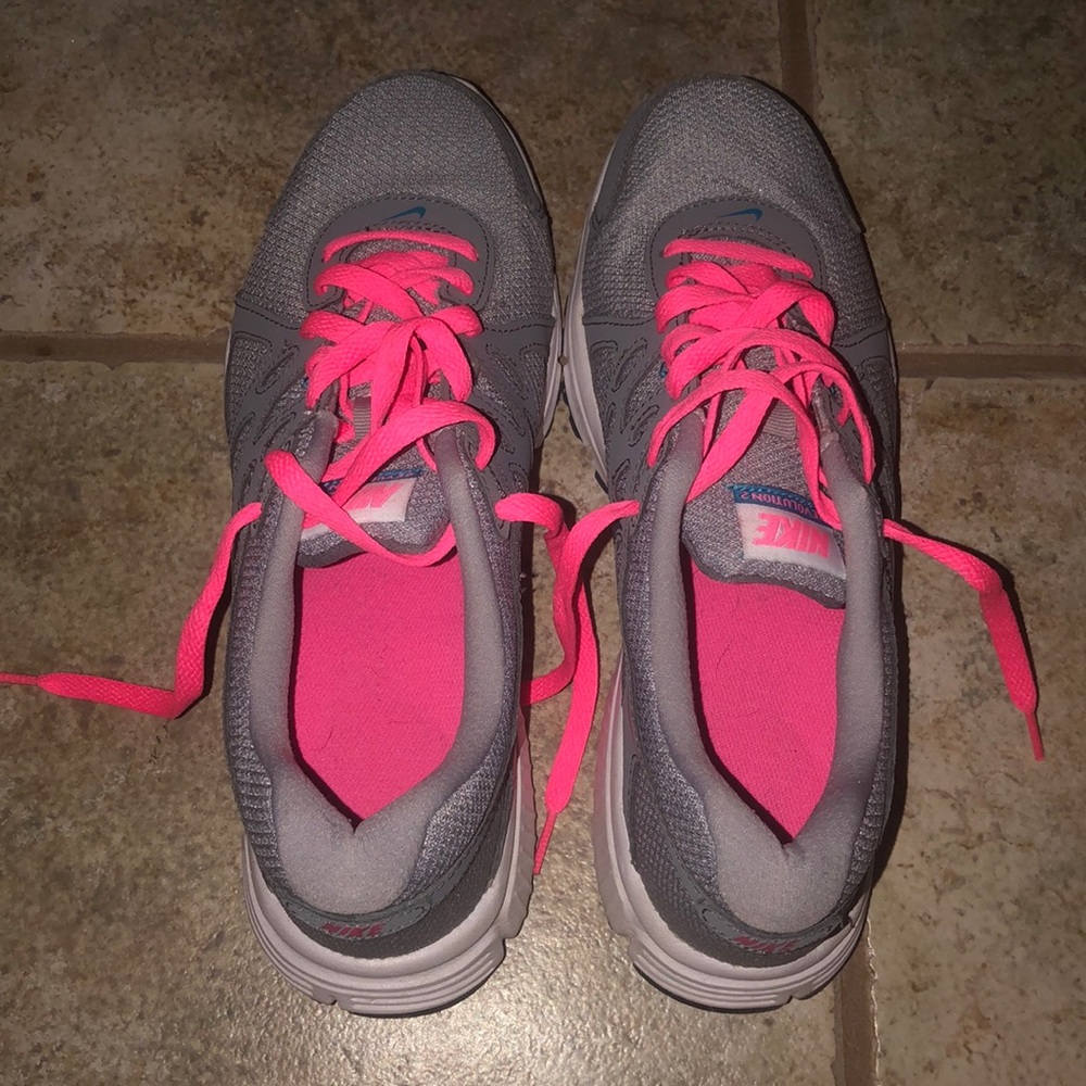 Nike tennis shoes
